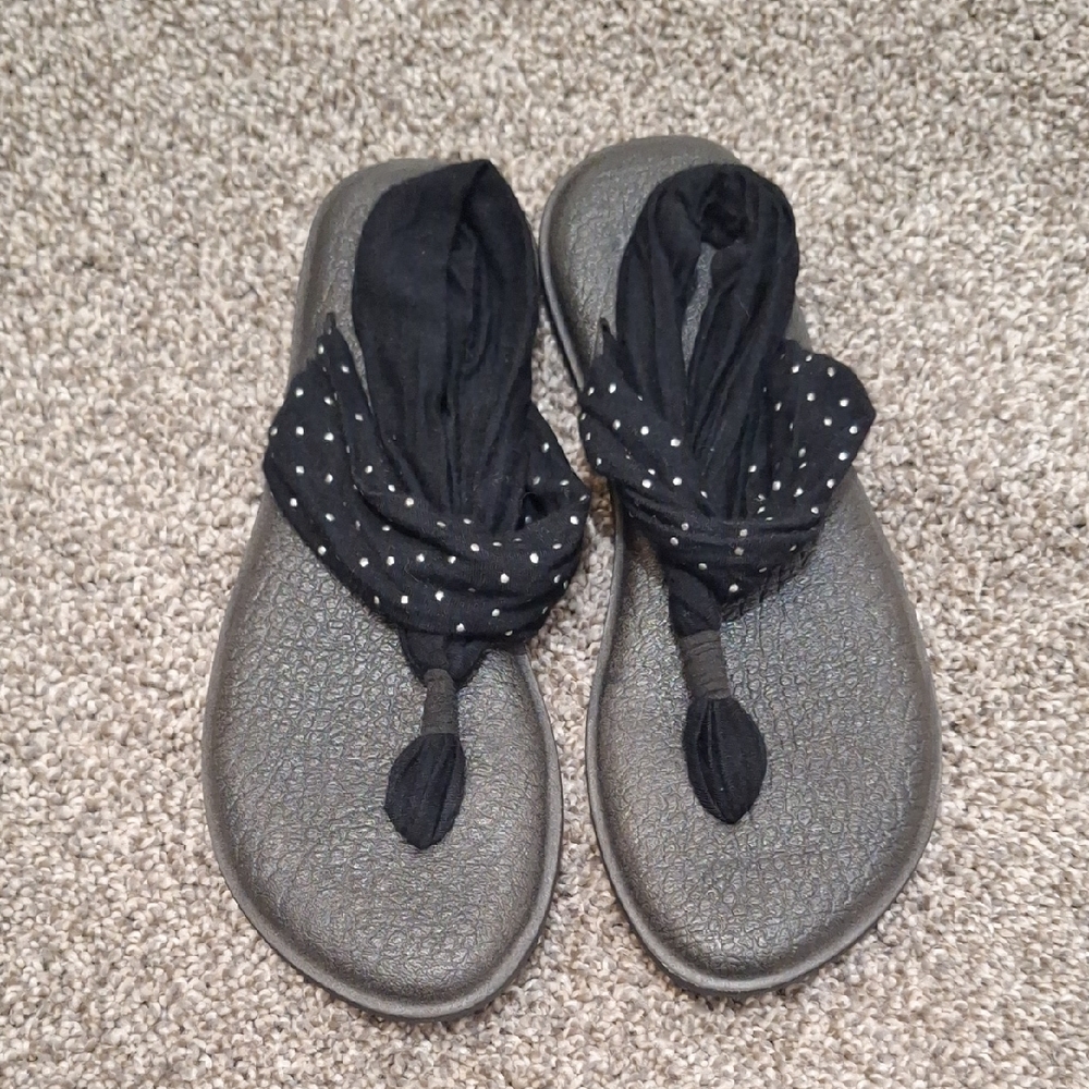 Sanuk Yoga Sling Black Women's Sandals With Poka Dots